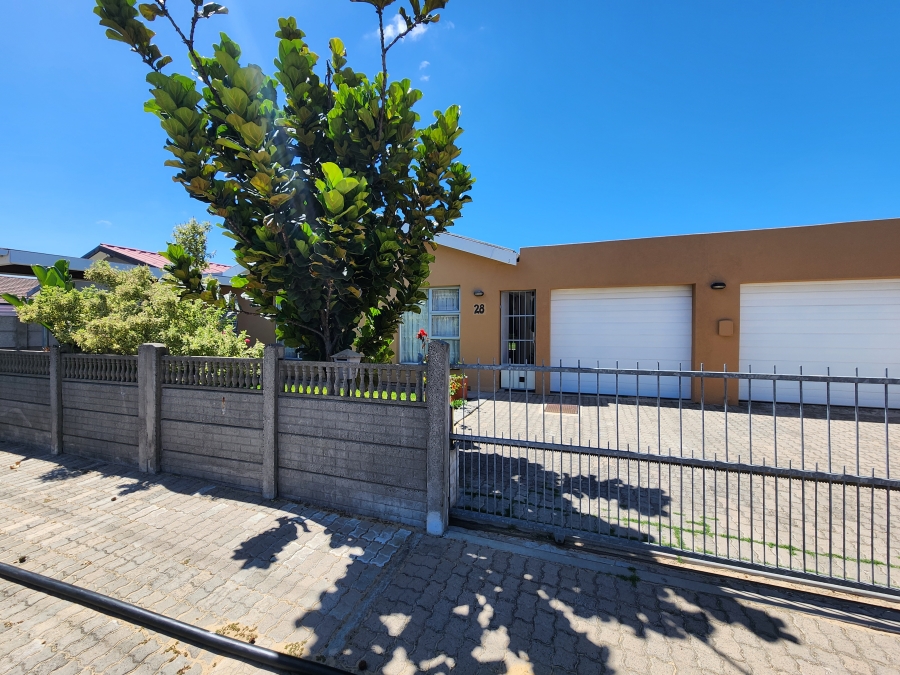 3 Bedroom Property for Sale in Devon Park Western Cape